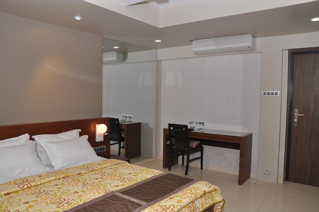 Hotel Imperial Executive, Andheri Mumbai Exterior photo