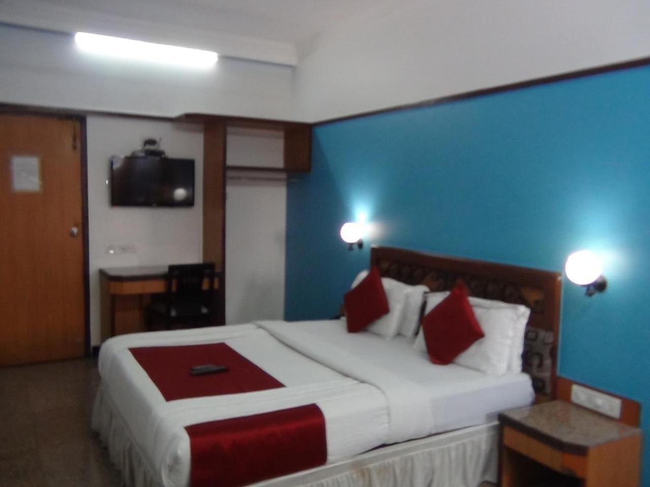 Hotel Imperial Executive, Andheri Mumbai Exterior photo